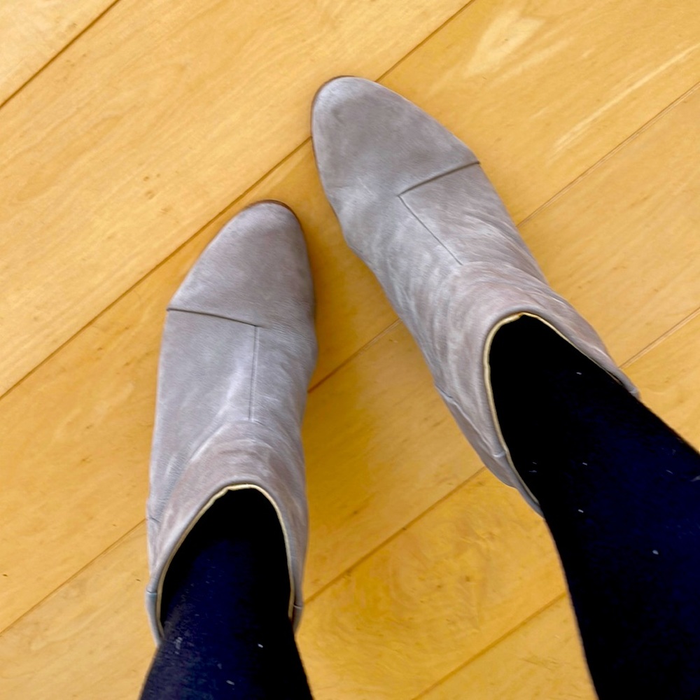 Rag and Bone suede ankle boots. Super comfy padded leather insole